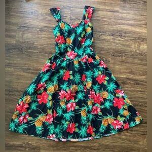 Royal Creations Vibrant Floral Midi Dress Women’s Medium Black Red Bold